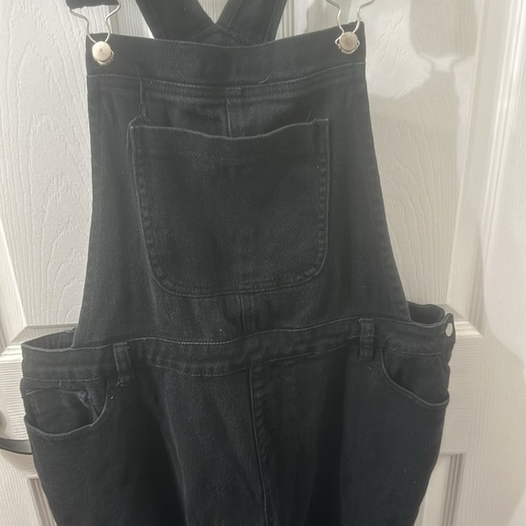 Forever 21 Plus sizes distressed overalls - Picture 2 of 9